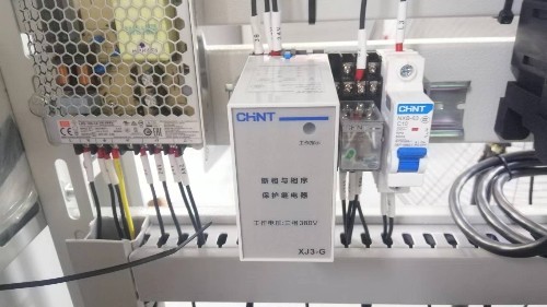 消防控制柜內(nèi)為什么要安裝相序繼電器？